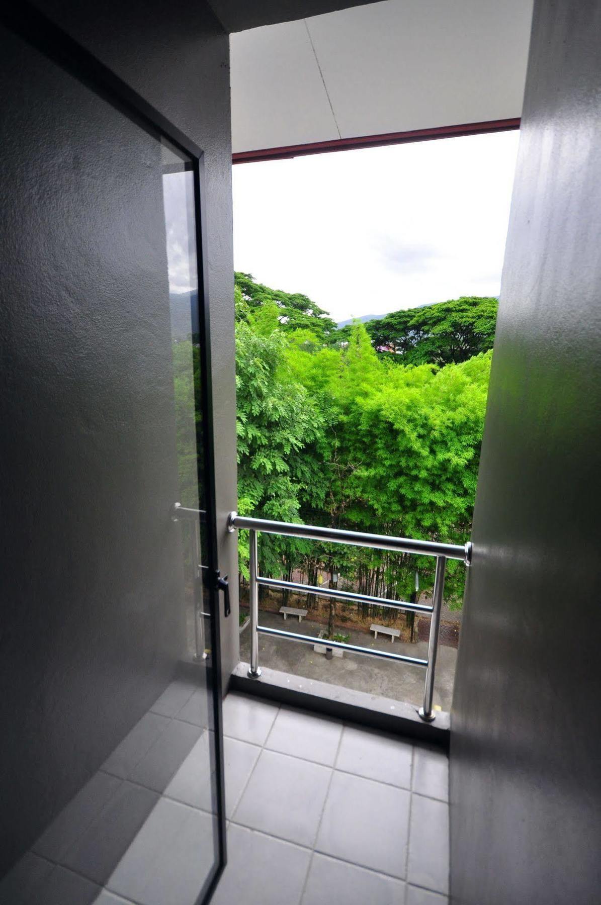 Chiangmai S.P. Hotel Csiangmaj Kültér fotó
